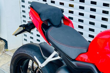 Ducati Streetfighter V4 Streetfighter V4S 14