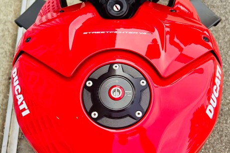 Ducati Streetfighter V4 Streetfighter V4S 15