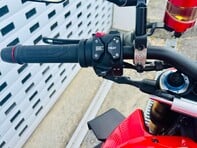 Ducati Streetfighter V4 Streetfighter V4S 17