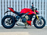 Ducati Streetfighter V4 Streetfighter V4S 1