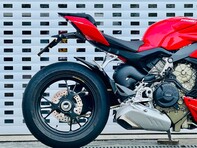 Ducati Streetfighter V4 Streetfighter V4S 5