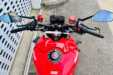 Ducati Streetfighter V4 Streetfighter V4S 7
