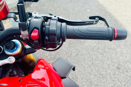 Ducati Streetfighter V4 Streetfighter V4S 18