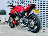 Ducati Streetfighter V4 Streetfighter V4S 24