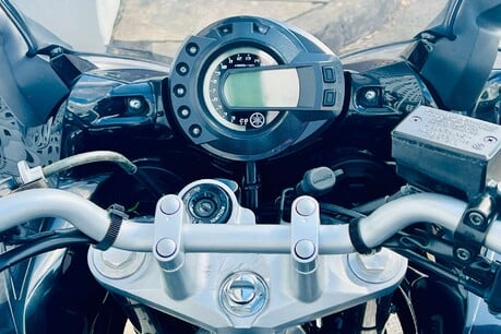 Yamaha FZ FAZER 600 7
