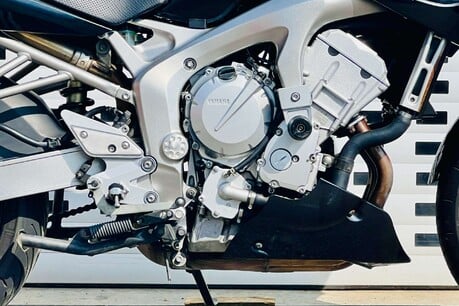 Yamaha FZ FAZER 600 9