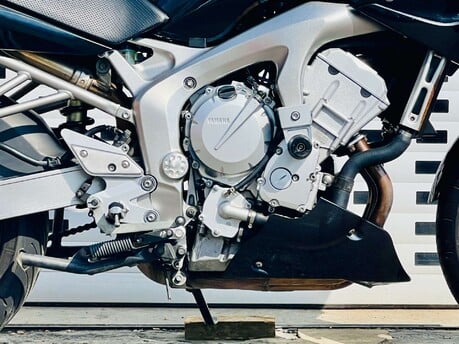 Yamaha FZ FAZER 600 