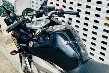 Yamaha FZ FAZER 600 15