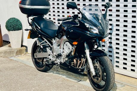 Yamaha FZ FAZER 600 5