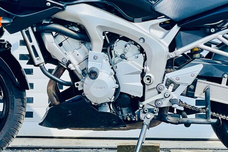Yamaha FZ FAZER 600 17