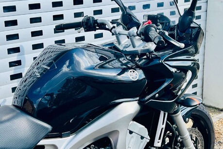 Yamaha FZ FAZER 600 9