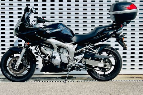Yamaha FZ FAZER 600 13
