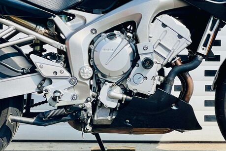 Yamaha FZ FAZER 600 10