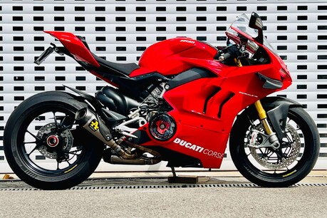 Ducati Panigale V4 Panigale V4 2