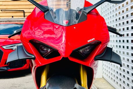 Ducati Panigale V4 Panigale V4 9