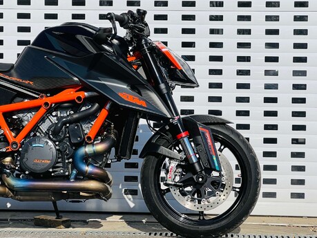 KTM 1290 SUPERDUKE R 20 