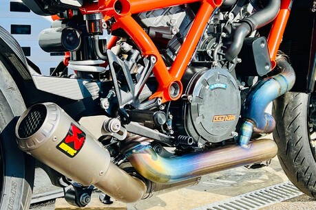KTM 1290 SUPERDUKE R 20 8