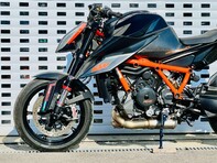 KTM 1290 SUPERDUKE R 20 26