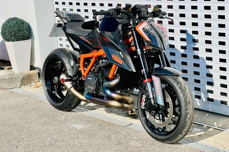 KTM 1290 SUPERDUKE R 20 3