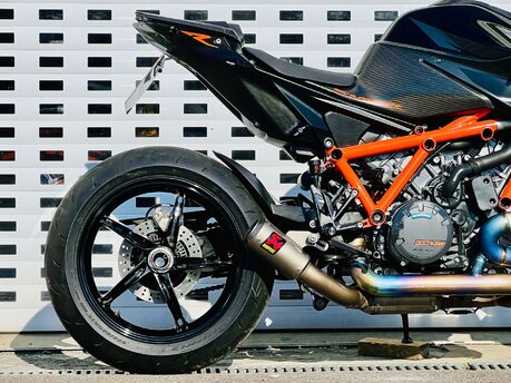 KTM 1290 SUPERDUKE R 20 