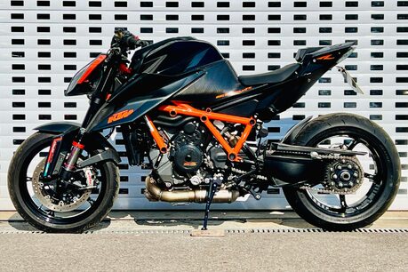 KTM 1290 SUPERDUKE R 20 22