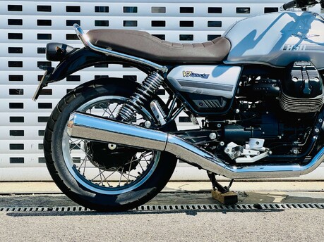 Moto Guzzi V7 V7 IV Special 