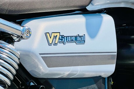 Moto Guzzi V7 V7 IV Special 12