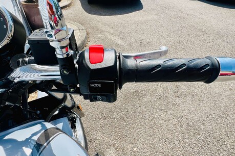 Moto Guzzi V7 V7 IV Special 14