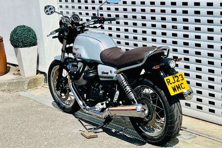 Moto Guzzi V7 V7 IV Special 22