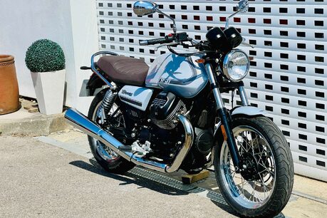 Moto Guzzi V7 V7 IV Special 3