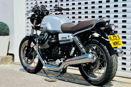 Moto Guzzi V7 V7 IV Special 23