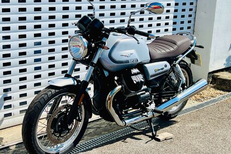 Moto Guzzi V7 V7 IV Special 24
