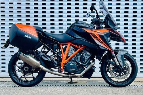 KTM 1290 Super Duke GT 1290 Super Duke GT 1