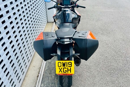 KTM 1290 Super Duke GT 1290 Super Duke GT 18