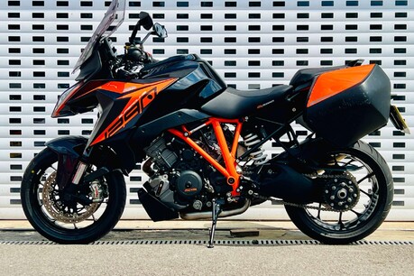 KTM 1290 Super Duke GT 1290 Super Duke GT 20