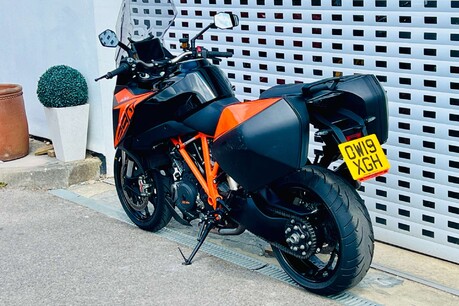 KTM 1290 Super Duke GT 1290 Super Duke GT 23