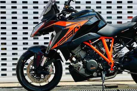 KTM 1290 Super Duke GT 1290 Super Duke GT 24