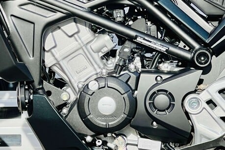 Honda CB CBF 125 NA-P 27