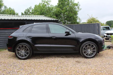 Porsche Macan 2.0 Macan Semi-Auto 4WD 5dr 6