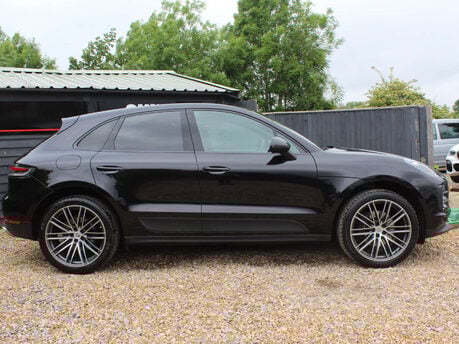 Porsche Macan 2.0 Macan Semi-Auto 4WD 5dr 