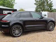Porsche Macan 2.0 Macan Semi-Auto 4WD 5dr 7
