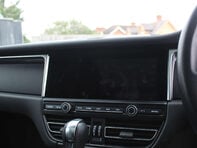 Porsche Macan 2.0 Macan Semi-Auto 4WD 5dr 16