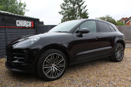 Porsche Macan 2.0 Macan Semi-Auto 4WD 5dr 18