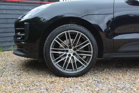 Porsche Macan 2.0 Macan Semi-Auto 4WD 5dr 19
