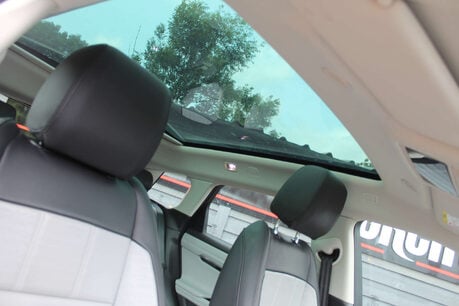Land Rover Range Rover Evoque 2.0 Range Rover Evoque R-Dynamic HSE D MHEV Auto 4WD 5dr 8