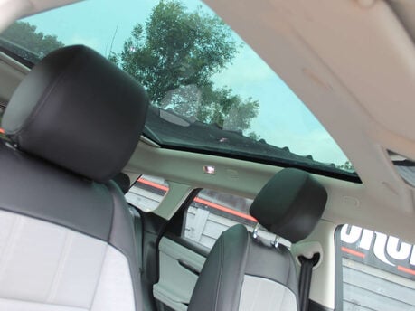 Land Rover Range Rover Evoque 2.0 Range Rover Evoque R-Dynamic HSE D MHEV Auto 4WD 5dr 