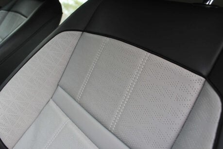 Land Rover Range Rover Evoque 2.0 Range Rover Evoque R-Dynamic HSE D MHEV Auto 4WD 5dr 17
