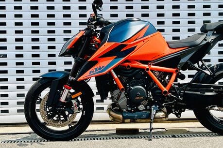 KTM 1290 Super Duke R 1290 Super Duke R 28