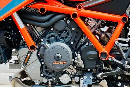 KTM 1290 Super Duke R 1290 Super Duke R 30