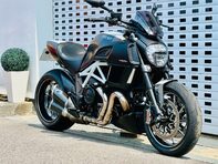 Ducati Diavel Diavel Carbon White 4